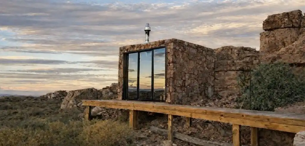Landscape view of an outdoor sauna in Johannesburg.